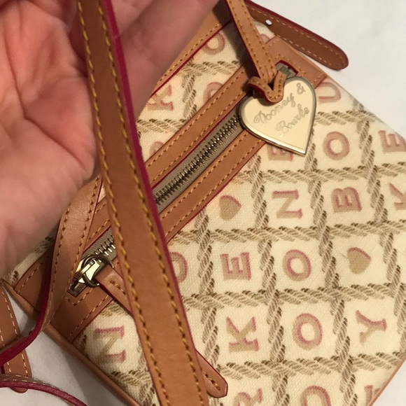 Dooney & Burke Crossbody purse - Picture 4 of 4